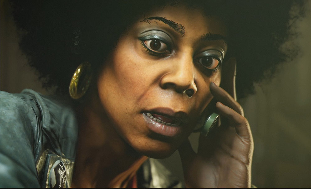 Grace: وقتی بمب رو توی نیویورک زدن من اونجا بودم. یک بچه رو دیدم که از شدت انفجار دستاش کنده شده بود و بدون دست داشت گریه کنان دنبال مادرش می گشت.کمی اونطرف تر هم مادرشو دیدم که در حال خزیدن به طرف بچه اش بود در حالی که نصف بدنش کنده شده بود.میتونی فقط برای یک لحظه این صحنه رو تصور کنی؟ Grace