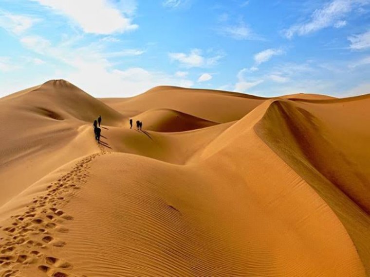 کویر ابوزیدآباد؛ مقصدی بکر برای کویرگردی نزدیک کاشان